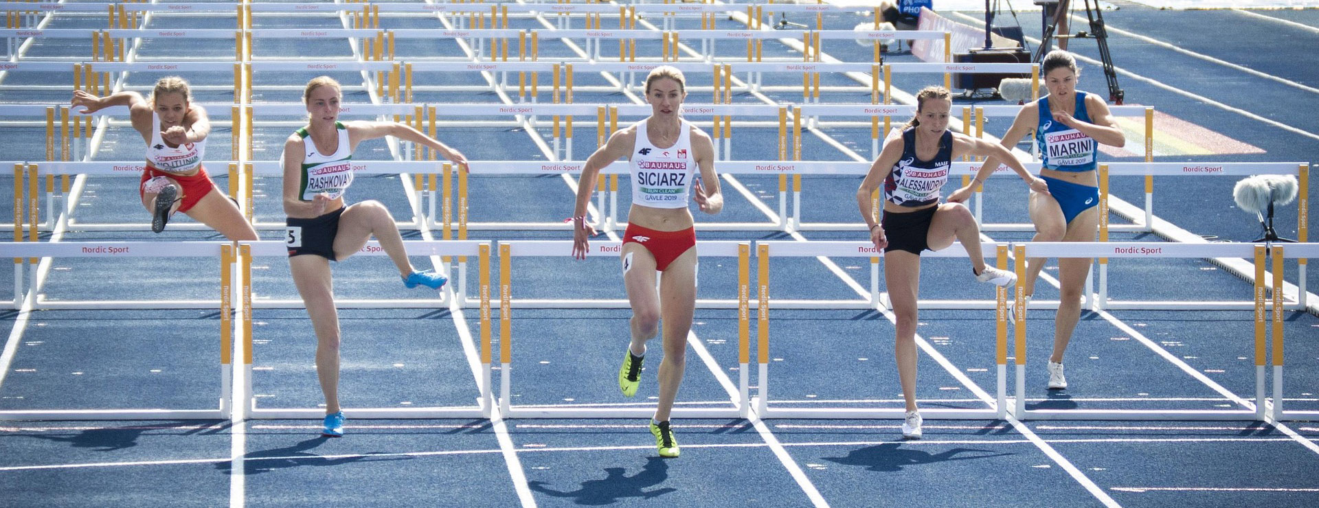 Front Page -Sports Shoes running 4338238 1920